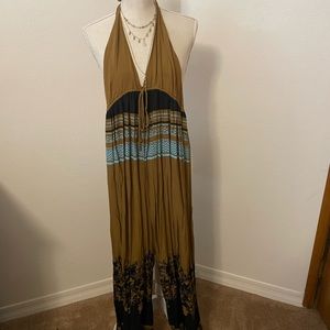 Free People Wide leg Halter low back romper with pockets New without tags